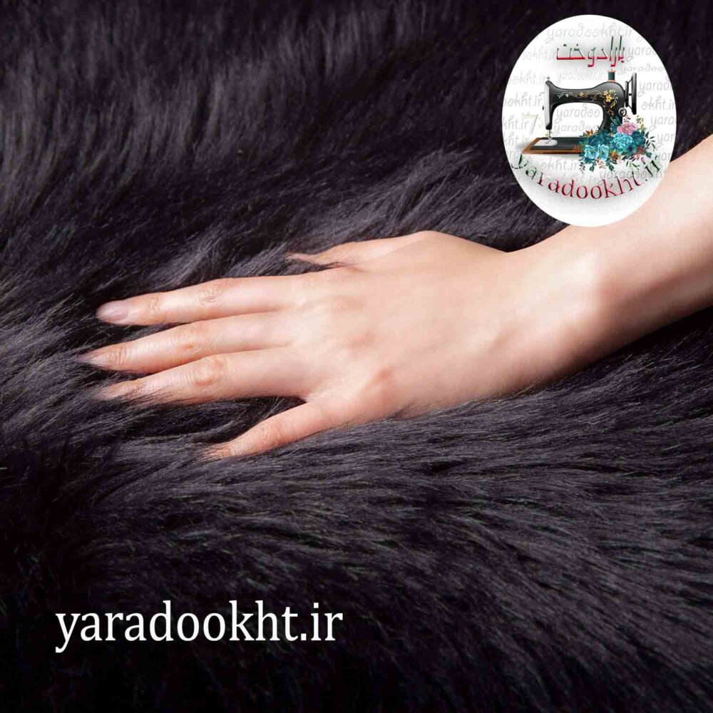 فرش خز طرح دایره زمینه مشکی - Image 3